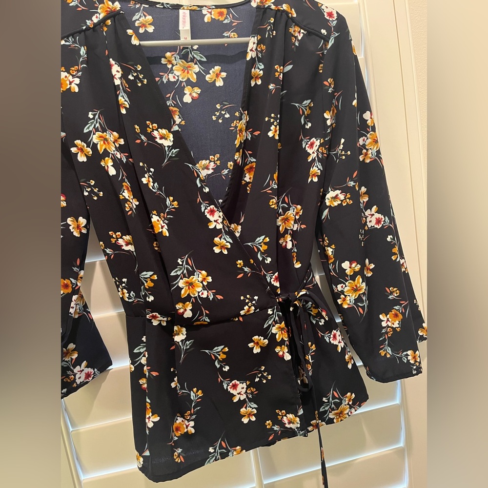 Women’s floral print beautiful shirt